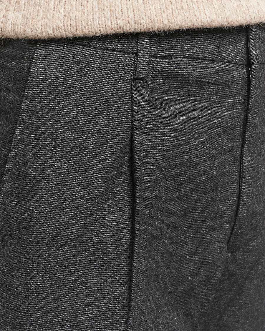 Herr | Byxor | NN07 | Bill Pleated Brushed Cotton Trousers Black Melange