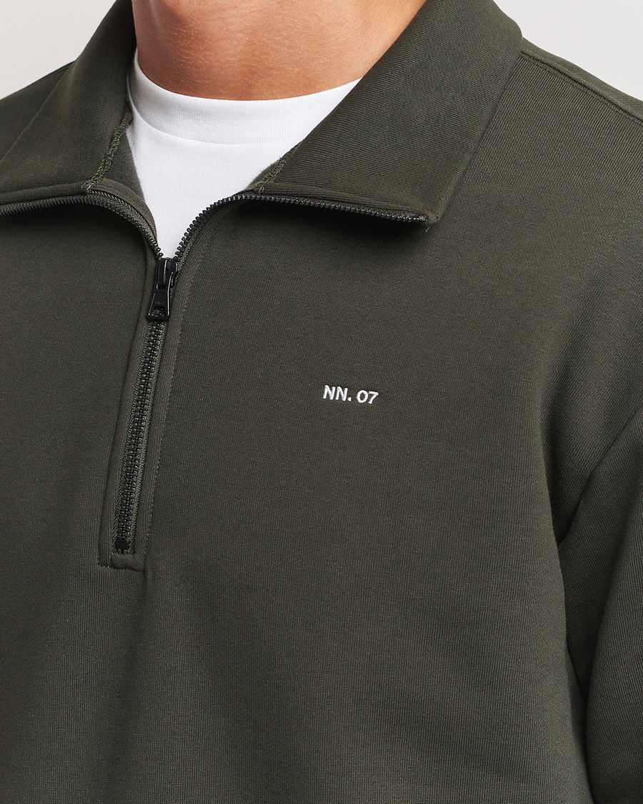 Herr | Tröjor | NN07 | Briggs Half Zip Sweatshirt Dark Army