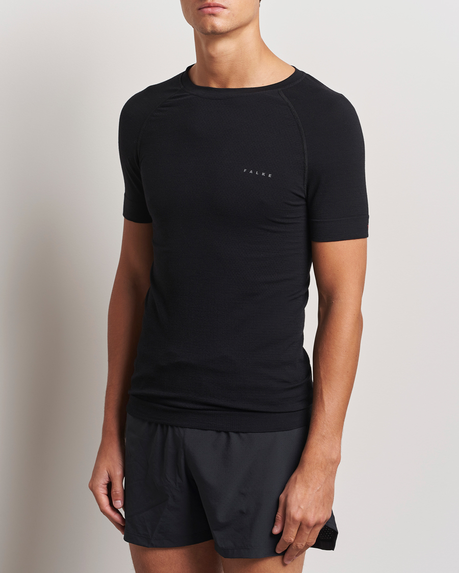 Herr | T-Shirts | Falke Sport | Wool Tech Light T-Shirt Black