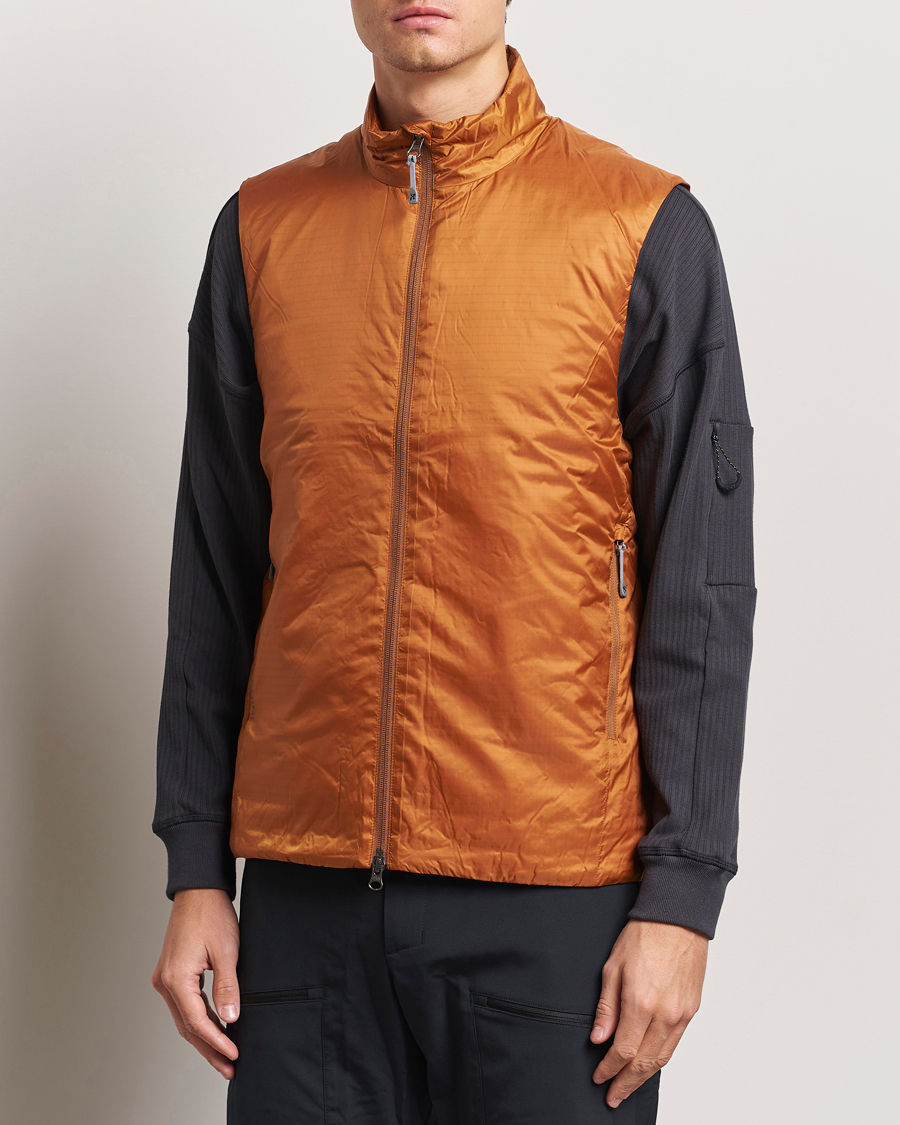Herr | Jackor | Houdini | Dunfri Primaloft Padded Vest Rust Brown