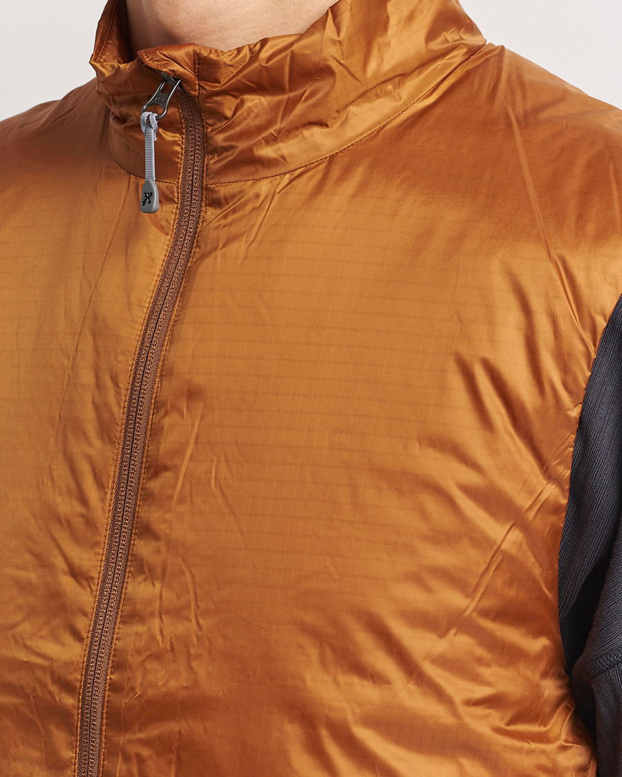 Herr | Jackor | Houdini | Dunfri Primaloft Padded Vest Rust Brown