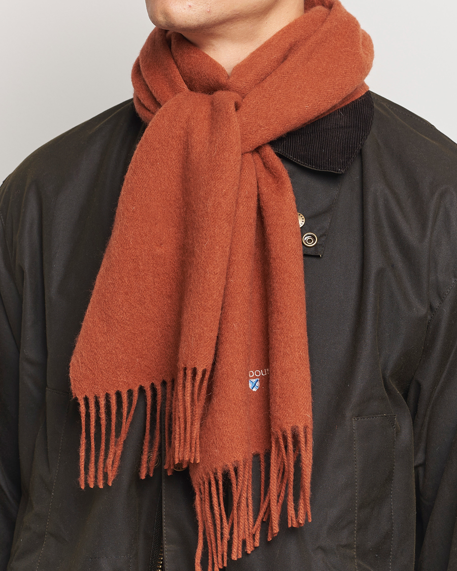 Herr | Barbour Lifestyle Plain Lambswool Scarf Dark Ginger | Barbour Lifestyle | Plain Lambswool Scarf Dark Ginger