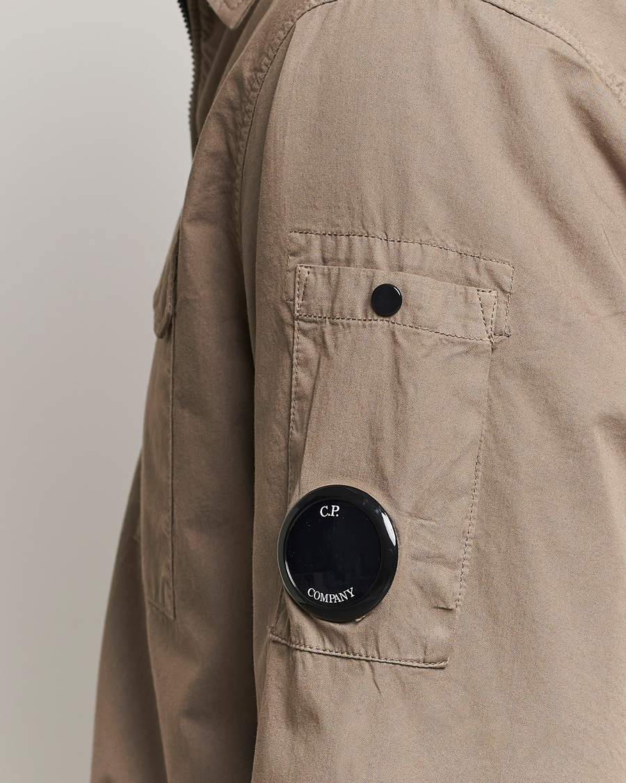 Herr | Skjortor | C.P. Company | Organic Cotton Gabardine Zip Overshirt Taupe