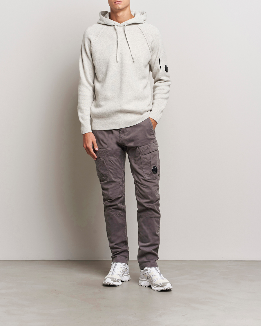 Herr | Byxor | C.P. Company | Stretch Satin Lens Cargo Pants Dark Grey