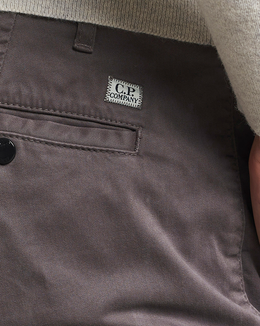 Herr | Byxor | C.P. Company | Stretch Satin Lens Cargo Pants Dark Grey