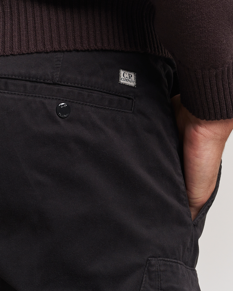 Herr | Byxor | C.P. Company | Stretch Satin Lens Cargo Pants Black
