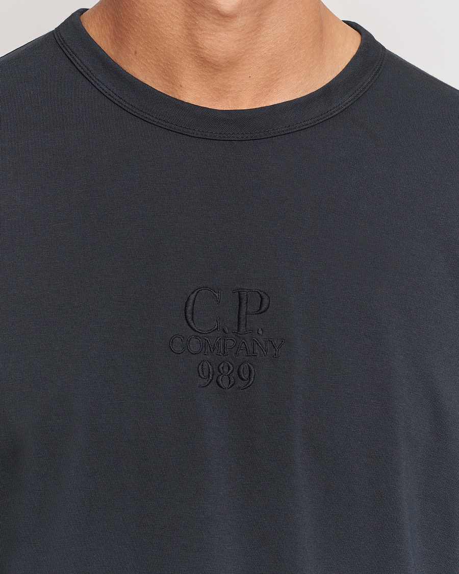 Herr | T-Shirts | C.P. Company | Box Fit Tonal Logo Long Sleeve T-shirt Washed Black