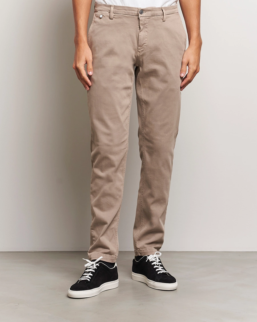 Herr | Byxor | Replay | Benni Hyperflex X-Lite Chinos Sand
