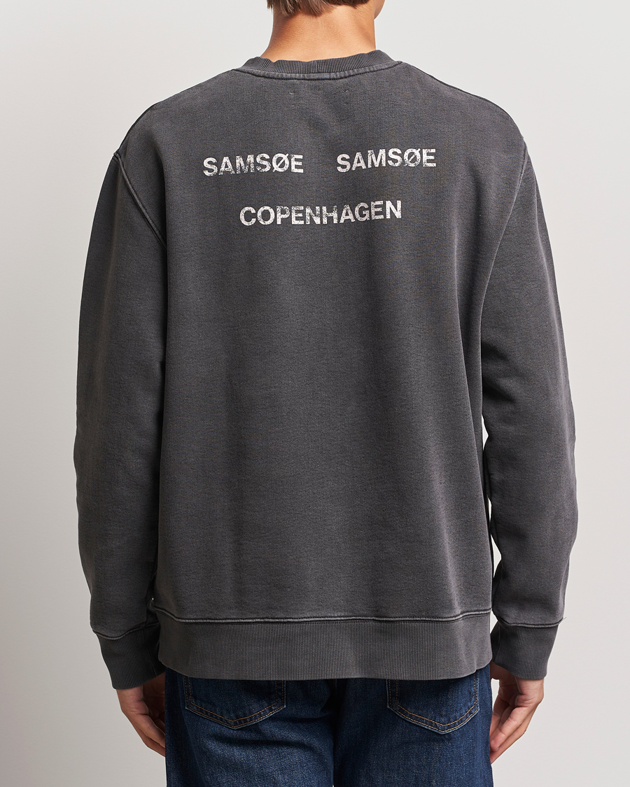 Herr | Tröjor | Samsøe Samsøe | Poetry Printed Crew Neck Sweatshirt Black Balance