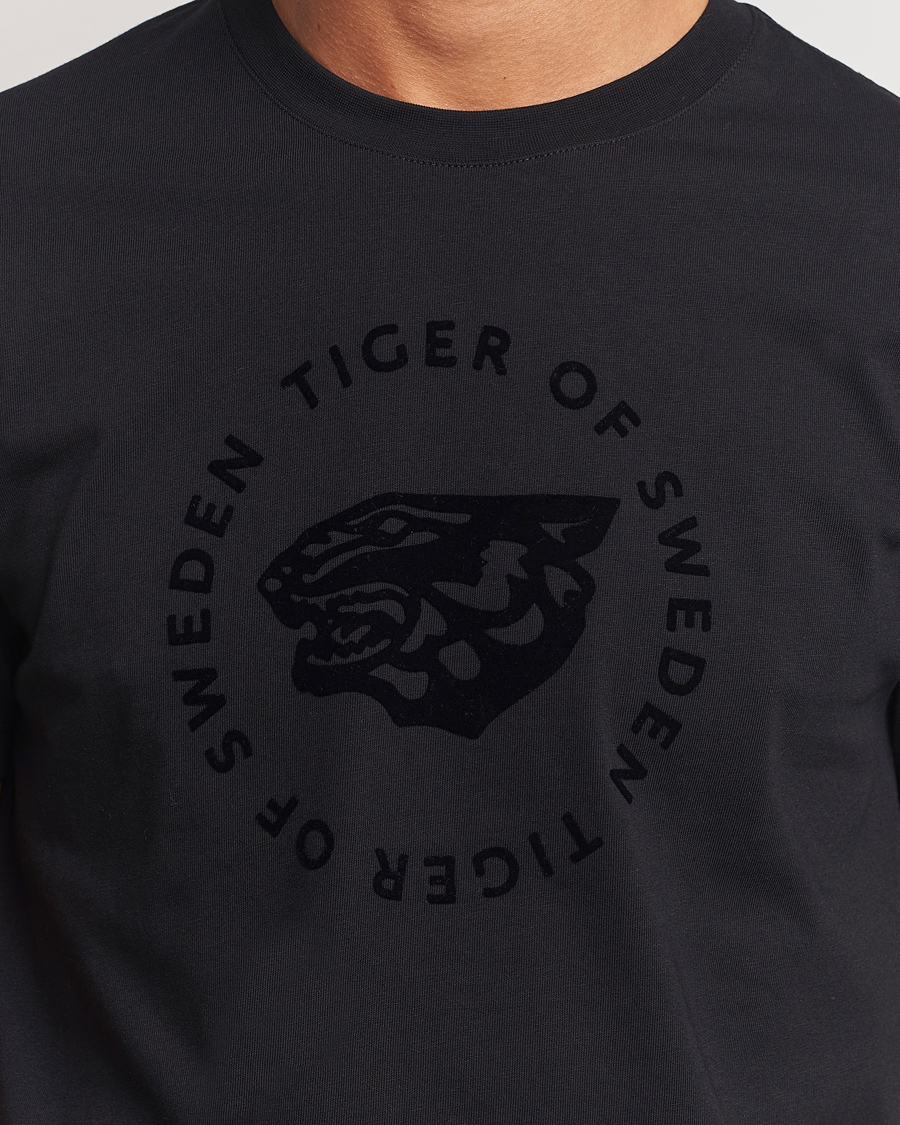 Herr | T-Shirts | Tiger of Sweden | Dillan Logo Crew Neck T-Shirt Black