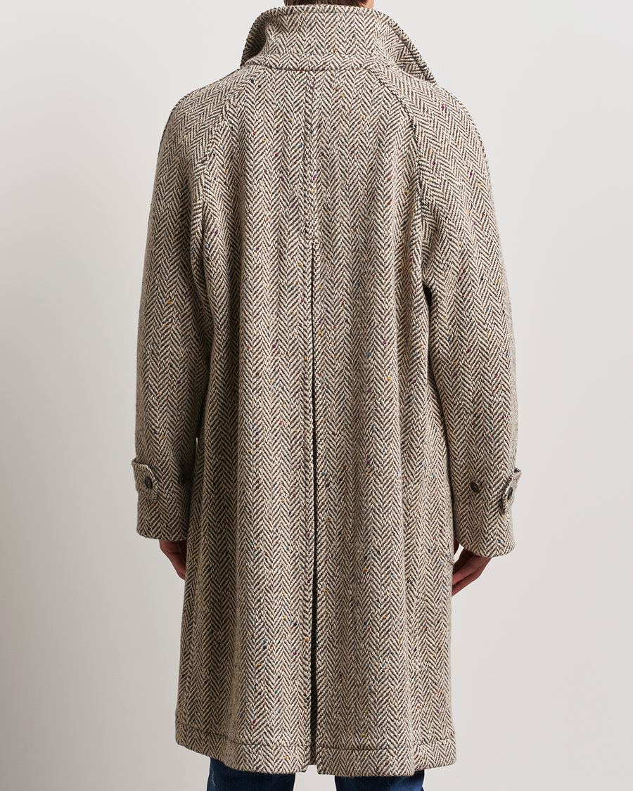 Herr | Jackor | Drake's | Herringbone Tweed Raglan Coat Oat Fleck
