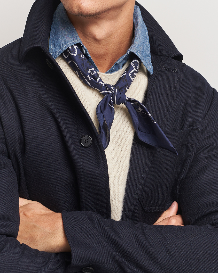 Herr | Scarves | Drake's | Drake'sClassic Paisley BandanaNavy