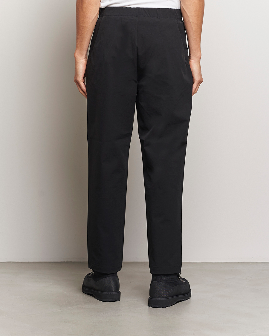 Herr | Byxor | Goldwin | One Tuck Tapered Stretch Pants Black