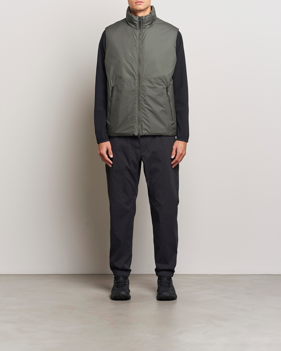 Herr | Jackor | Goldwin | GORE-TEX Windstopper Puffy Vest Dark Olive