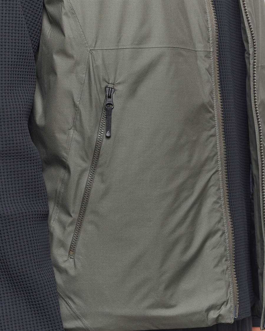 Herr | Jackor | Goldwin | GORE-TEX Windstopper Puffy Vest Dark Olive