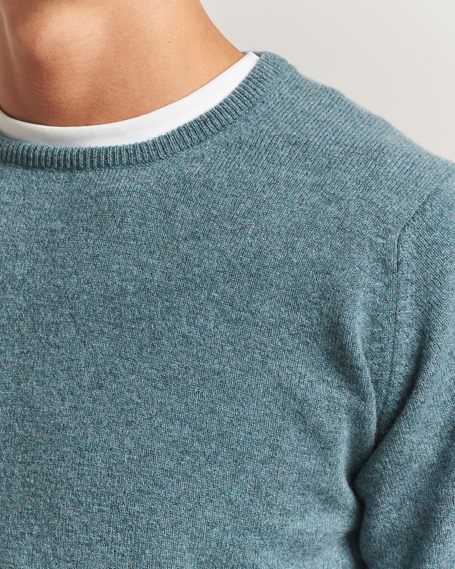 Herr | Tröjor | William Lockie | Rob Lambswool Crewneck Caspian