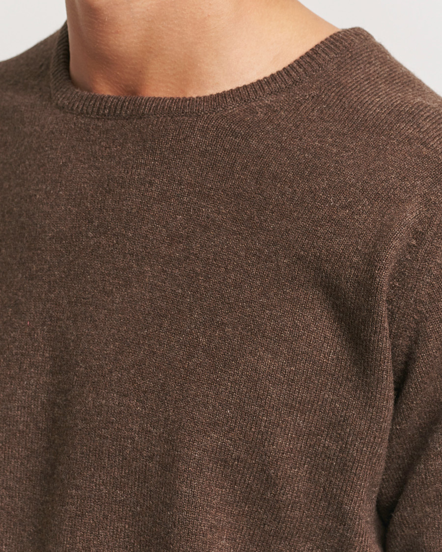 Herr | Tröjor | William Lockie | Rob Lambswool Crewneck Mocha