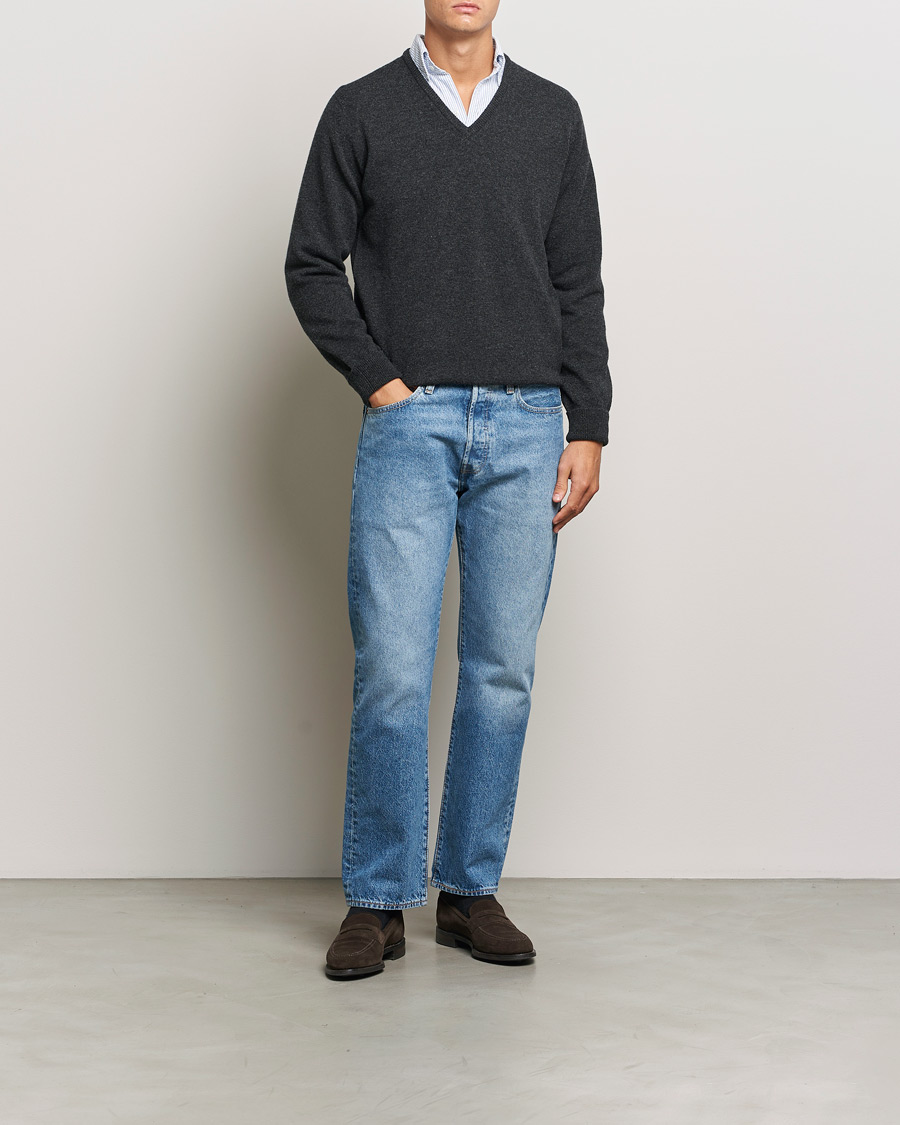 Herr | Tröjor | William Lockie | Rob Lambswool V-Neck Charcoal