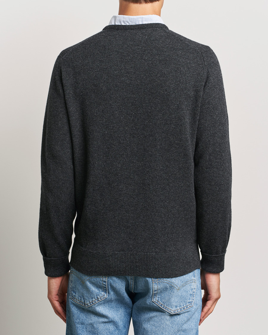 Herr | Tröjor | William Lockie | Rob Lambswool V-Neck Charcoal