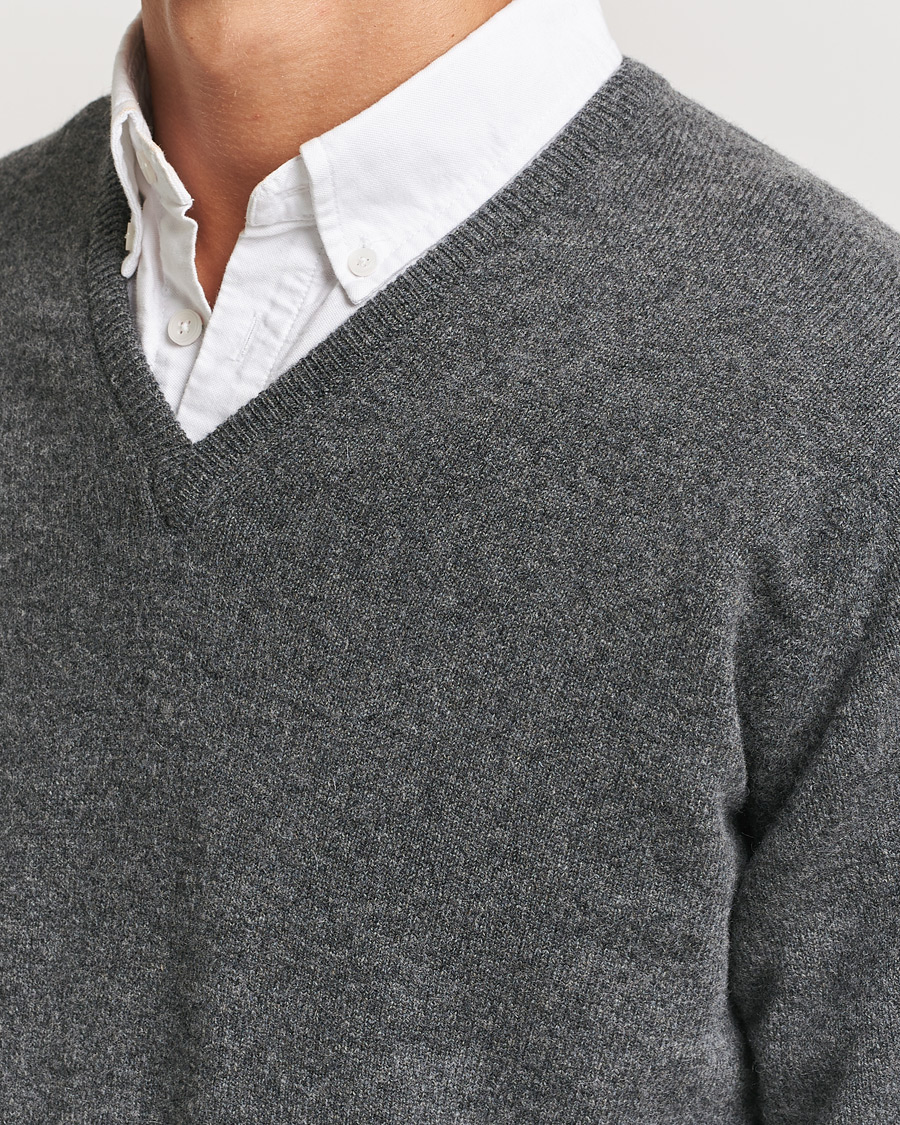 Herr | Tröjor | William Lockie | Rob Lambswool V-Neck Cliff