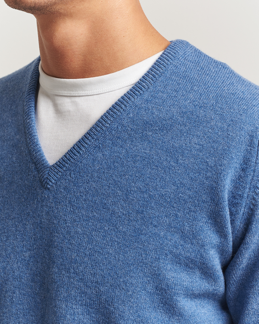 Herr | Tröjor | William Lockie | Rob Lambswool V-Neck Clyde