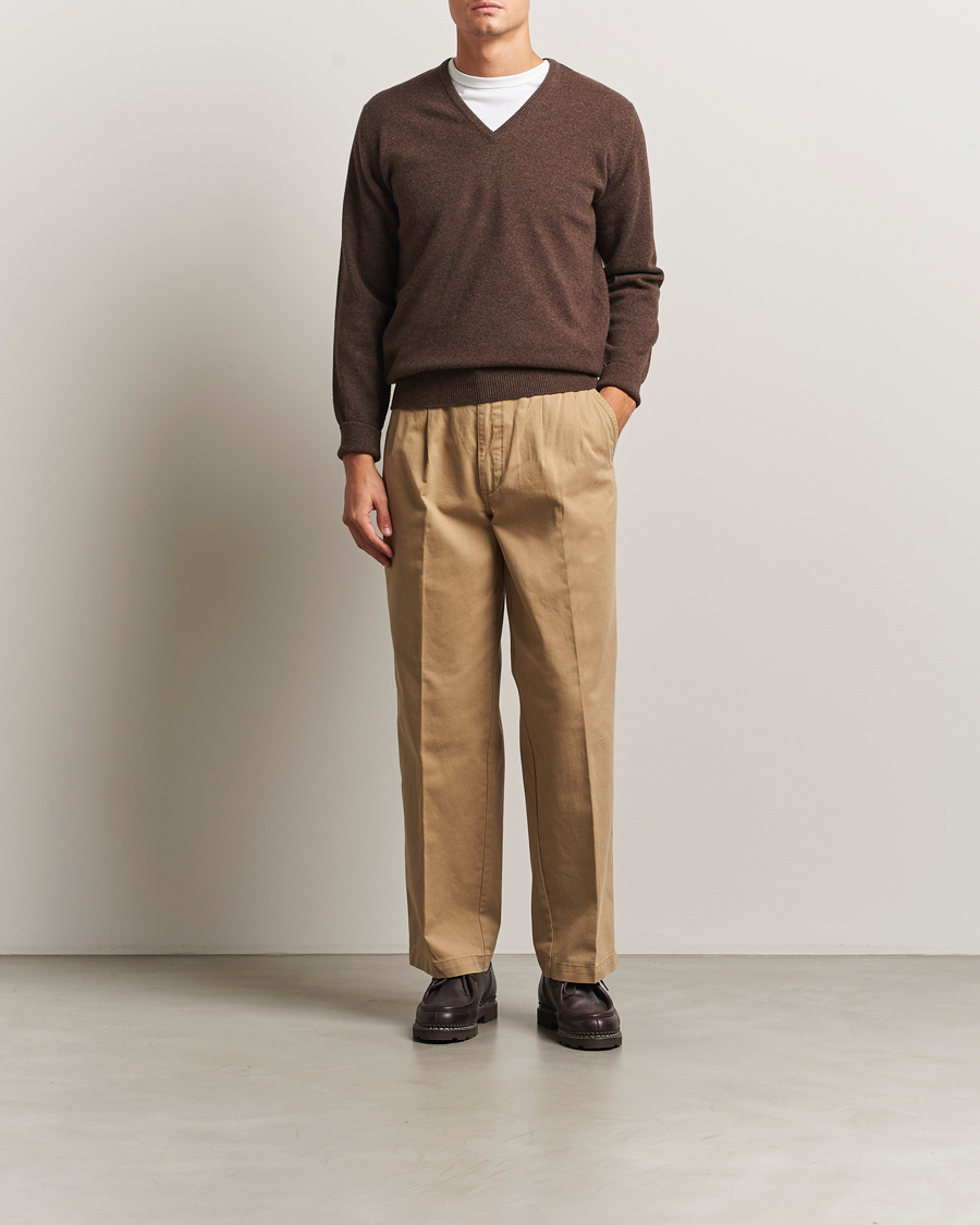 Herr | Tröjor | William Lockie | Rob Lambswool V-Neck Mocha
