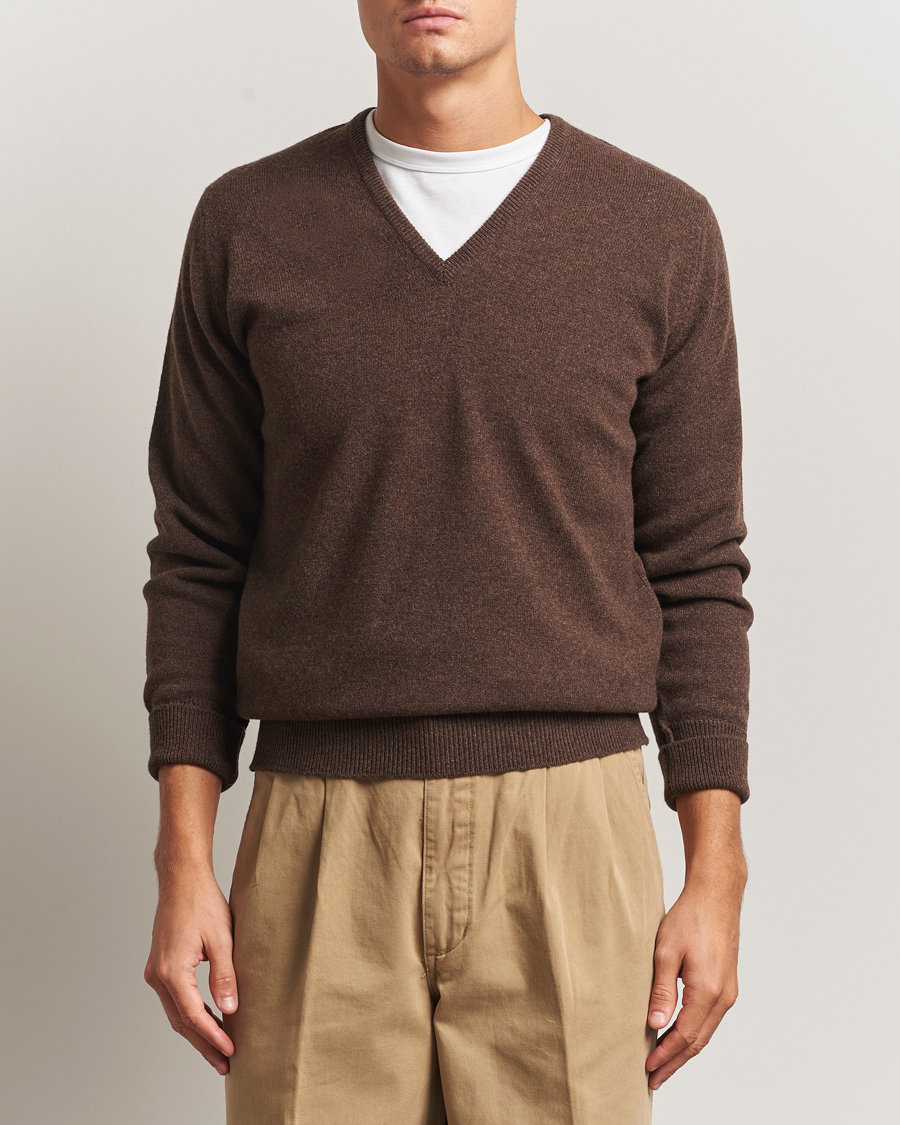 Herr | Tröjor | William Lockie | Rob Lambswool V-Neck Mocha