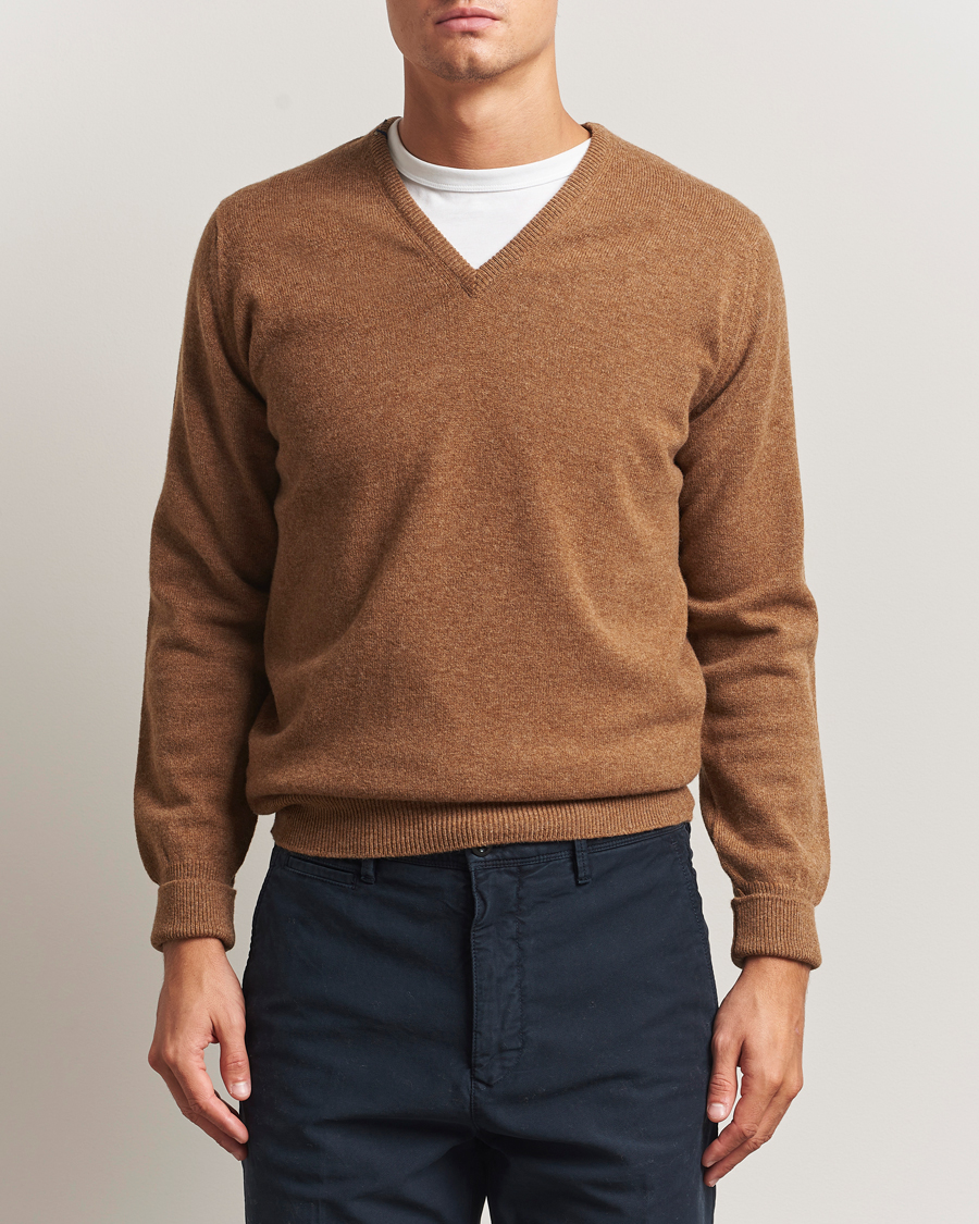 Herr | Tröjor | William Lockie | Rob Lambswool V-Neck Savannah