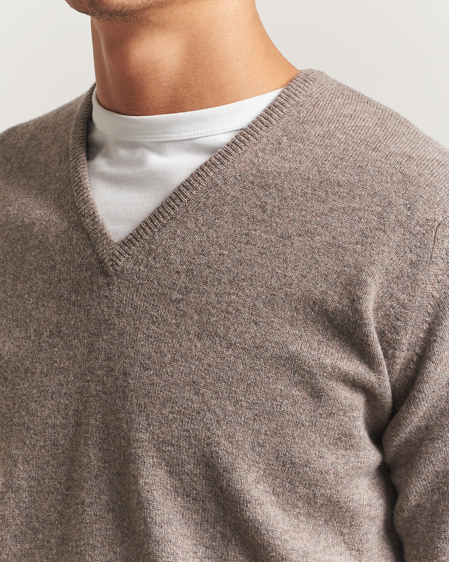 Herr | Tröjor | William Lockie | Rob Lambswool V-Neck Vole