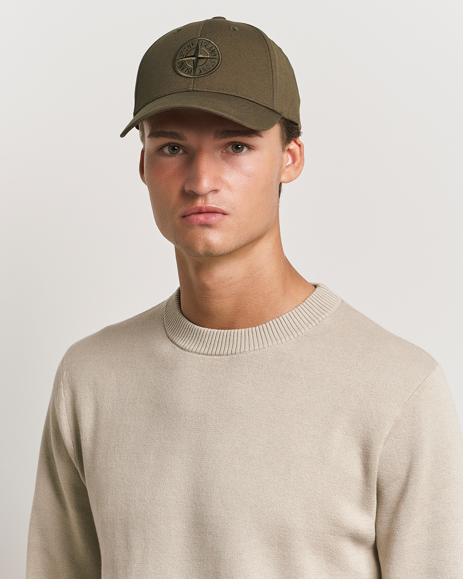 Herr | Stone Island Cotton Rep Logo Cap Military Green | Stone Island | Cotton Rep Logo Cap Military Green