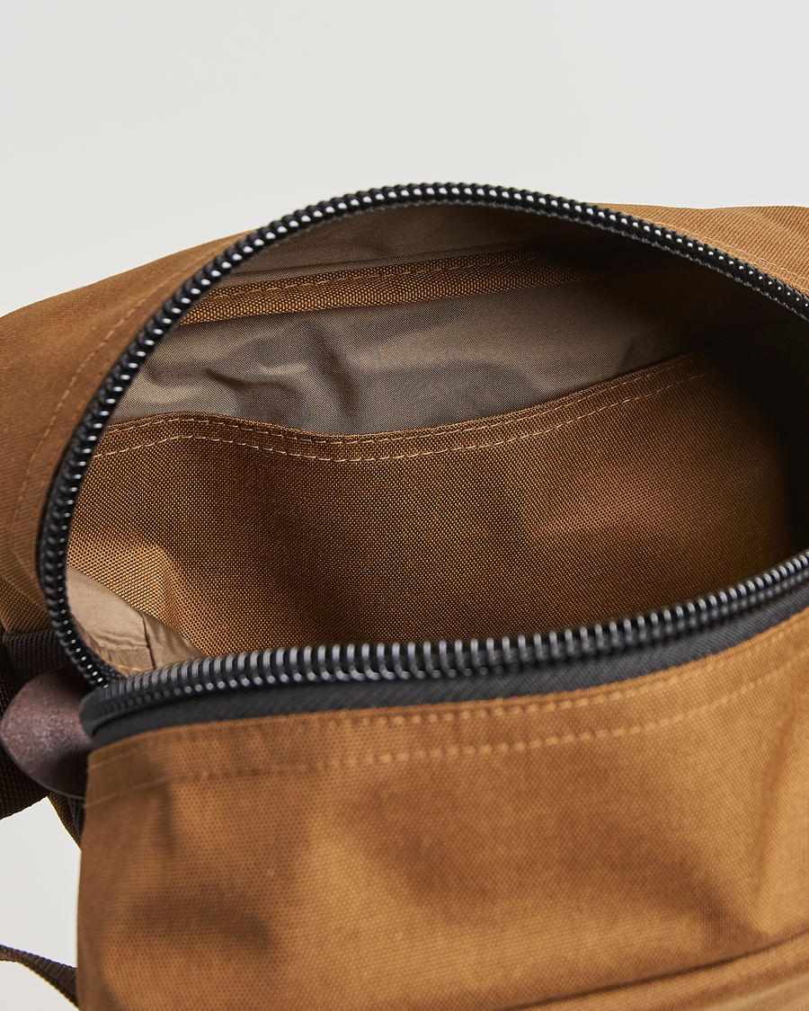 Herr | Väskor | Filson | Dryden Cordura Nylon Travel Pack Whiskey