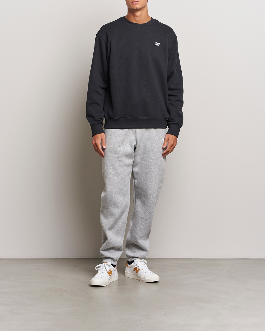 Herr | Tröjor | New Balance | Essentials Fleece Sweatshirt Black