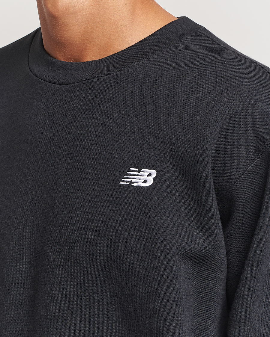 Herr | Tröjor | New Balance | Essentials Fleece Sweatshirt Black