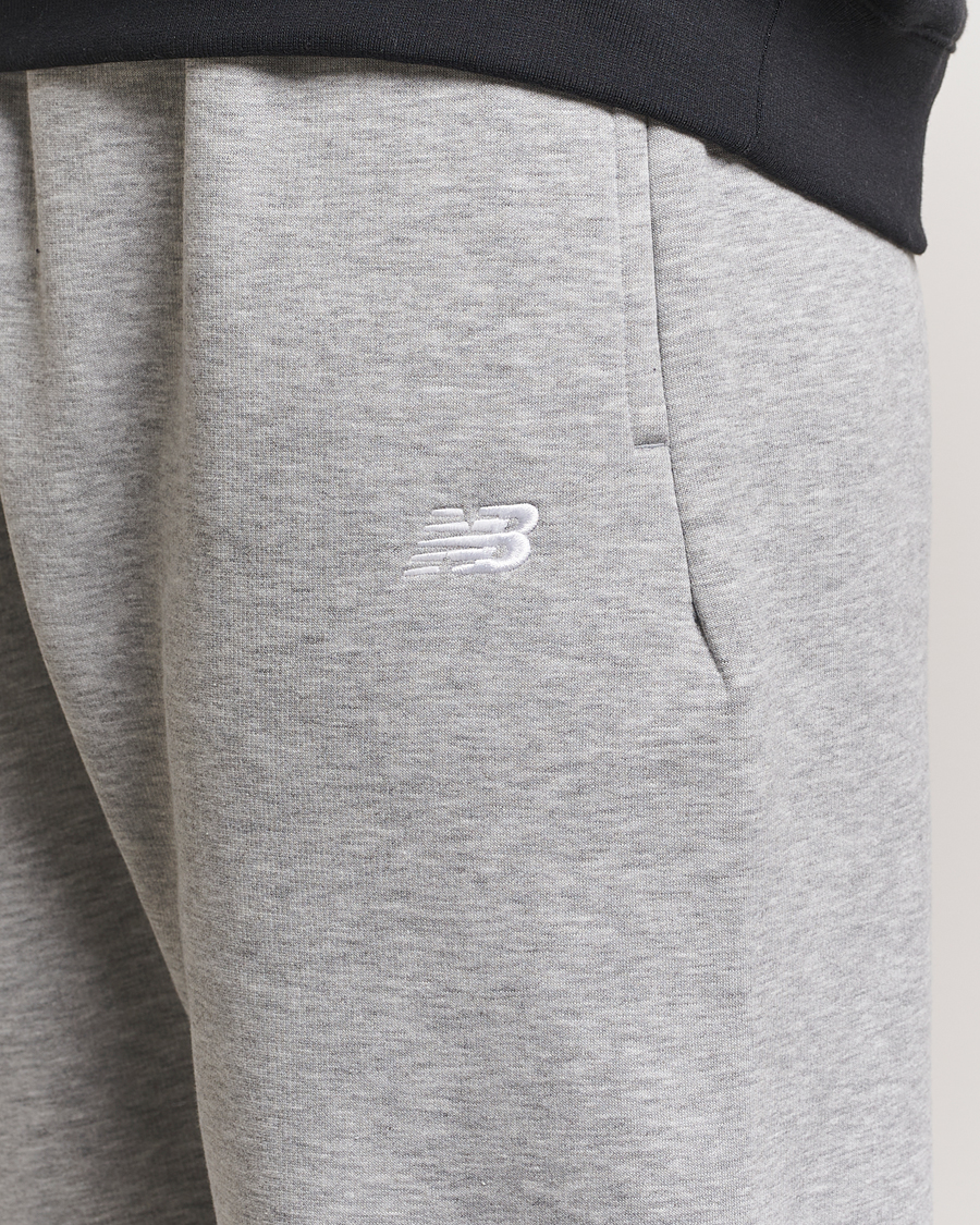 Herr | Byxor | New Balance | Essentials Fleece Sweatpants Athletic Grey