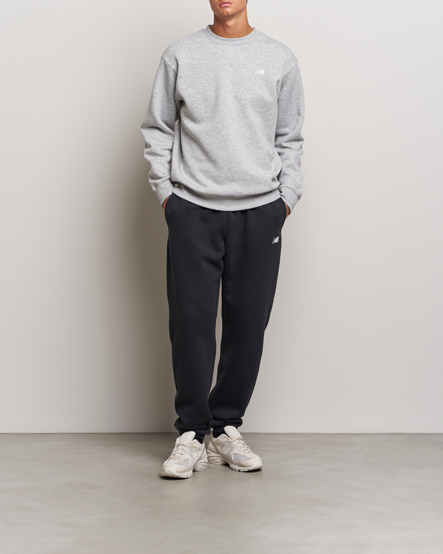 Herr | Byxor | New Balance | Essentials Fleece Sweatpants Black