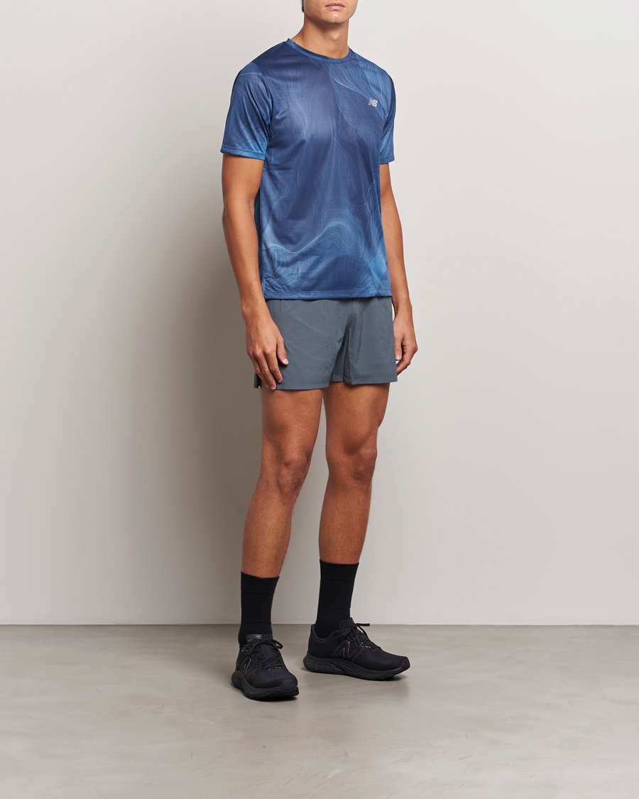 Herr | Shorts | New Balance Running | 5 Inch Run shorts Graphite