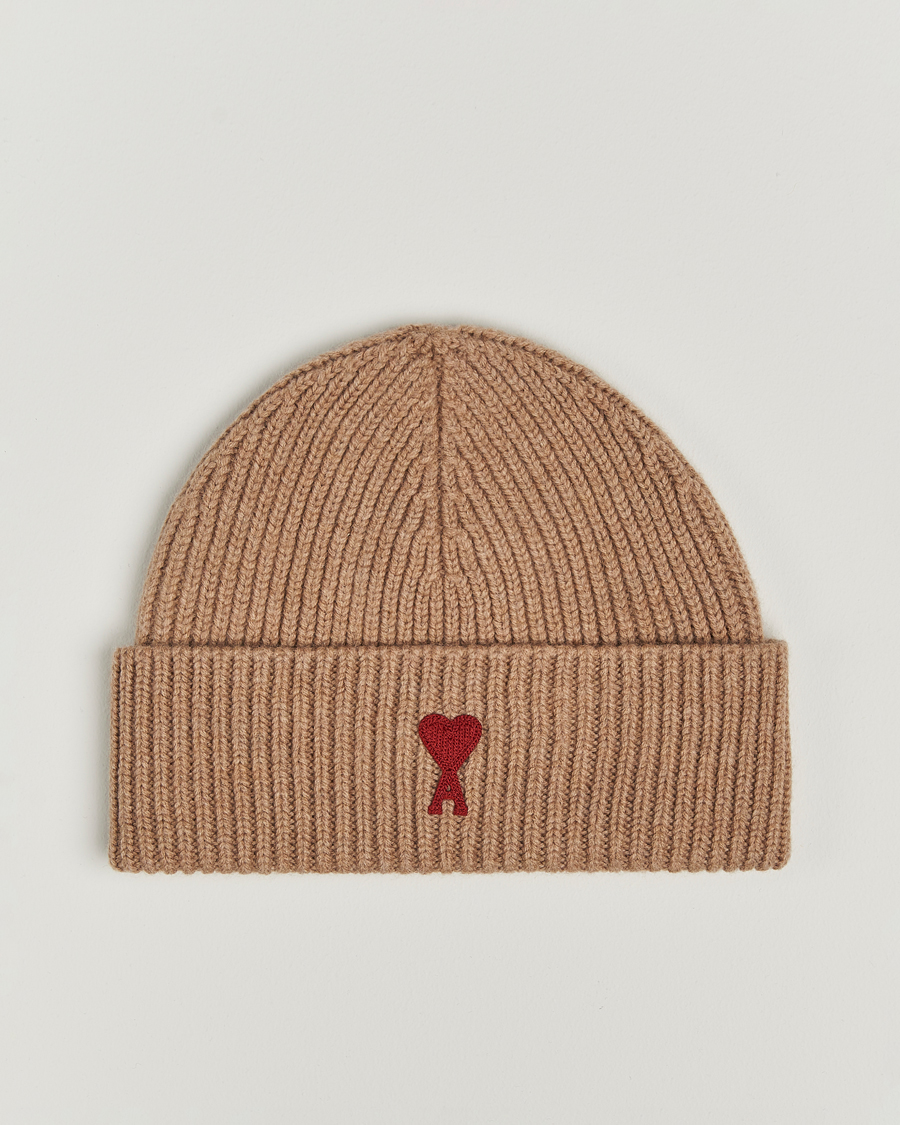 Herr | AMI Heart Logo Beanie Camel | AMI | Heart Logo Beanie Camel