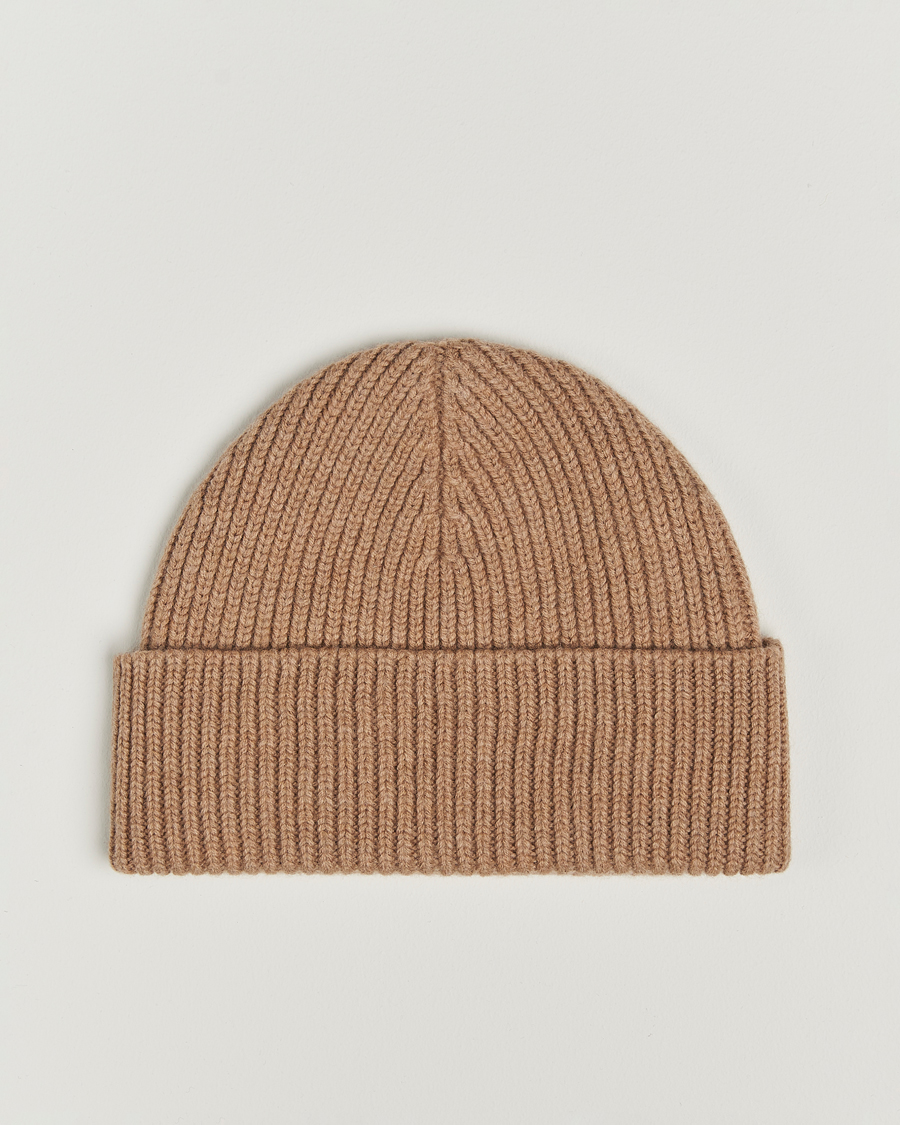 Herr | AMI Heart Logo Beanie Camel | AMI | Heart Logo Beanie Camel