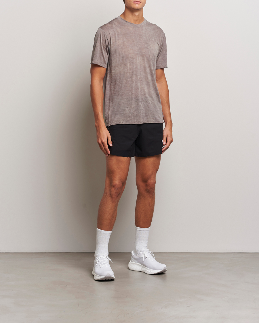 Herr | Shorts | Satisfy | PeaceShell 5 Inch Shorts Black