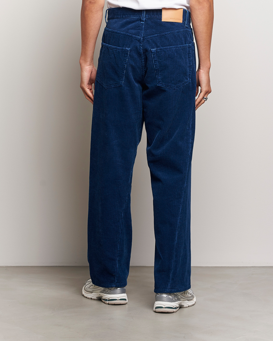 Herr | Byxor | Sunflower | Wide Twist Corduroy Pants Indigo