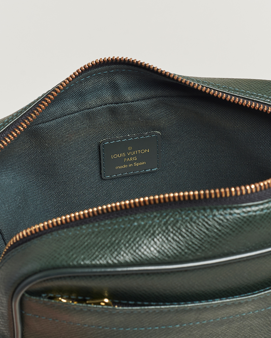 Herr | Louis Vuitton Pre-Owned Kaluga Washbag Green | Louis Vuitton Pre-Owned | Kaluga Washbag Green