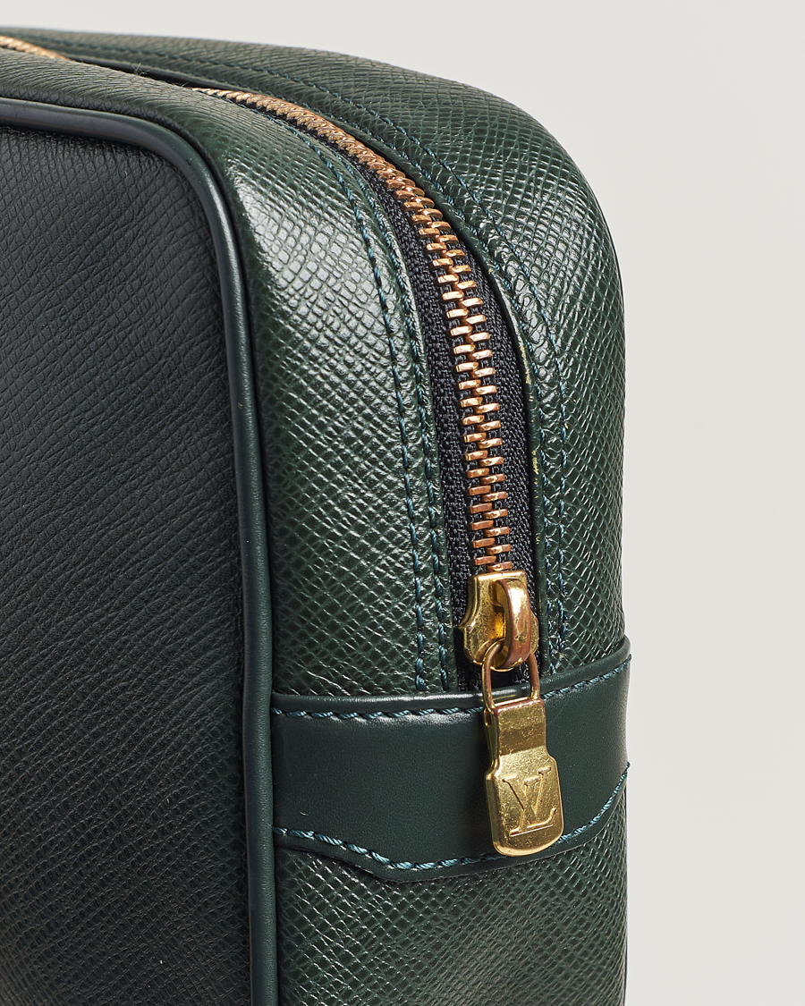 Herr | Louis Vuitton Pre-Owned Kaluga Washbag Green | Louis Vuitton Pre-Owned | Kaluga Washbag Green