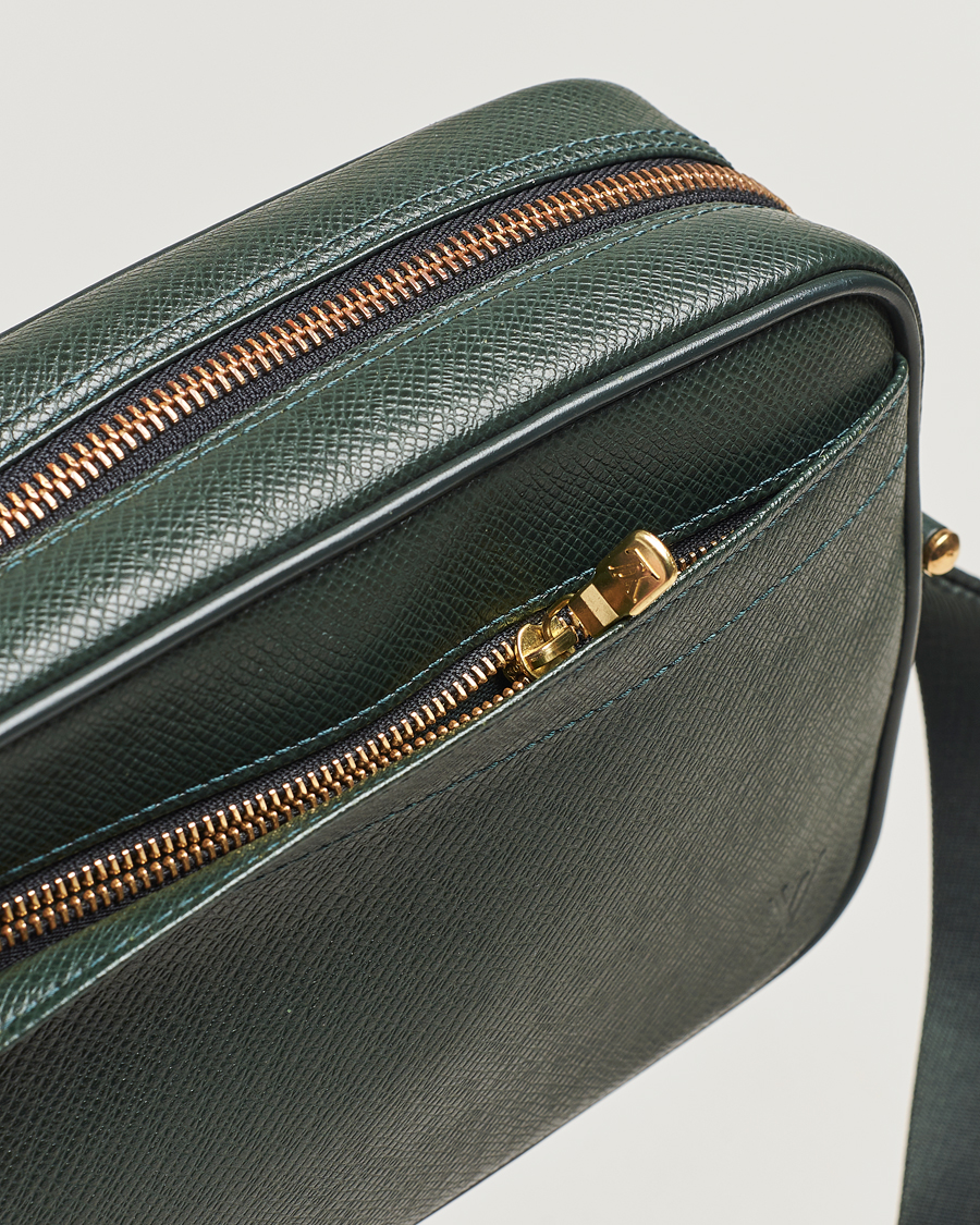 Herr | Louis Vuitton Pre-Owned Kaluga Washbag Green | Louis Vuitton Pre-Owned | Kaluga Washbag Green