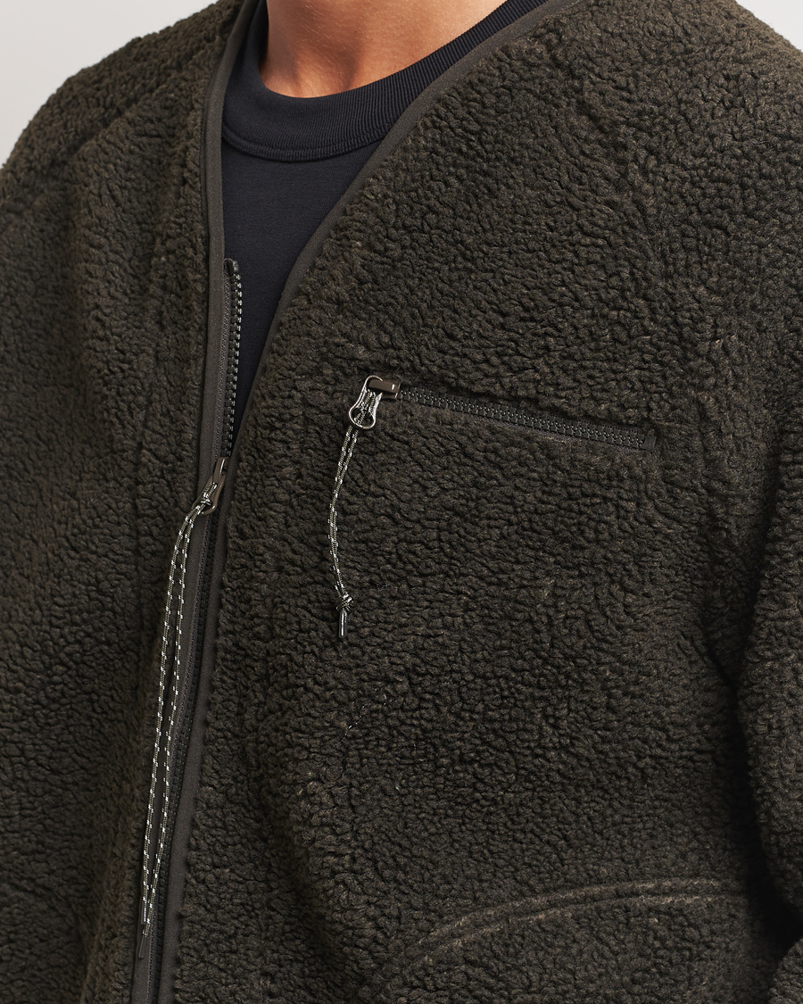 Herr | Tröjor | Peak Performance | Heavy Pile Oversized Cardigan Olive Extreme