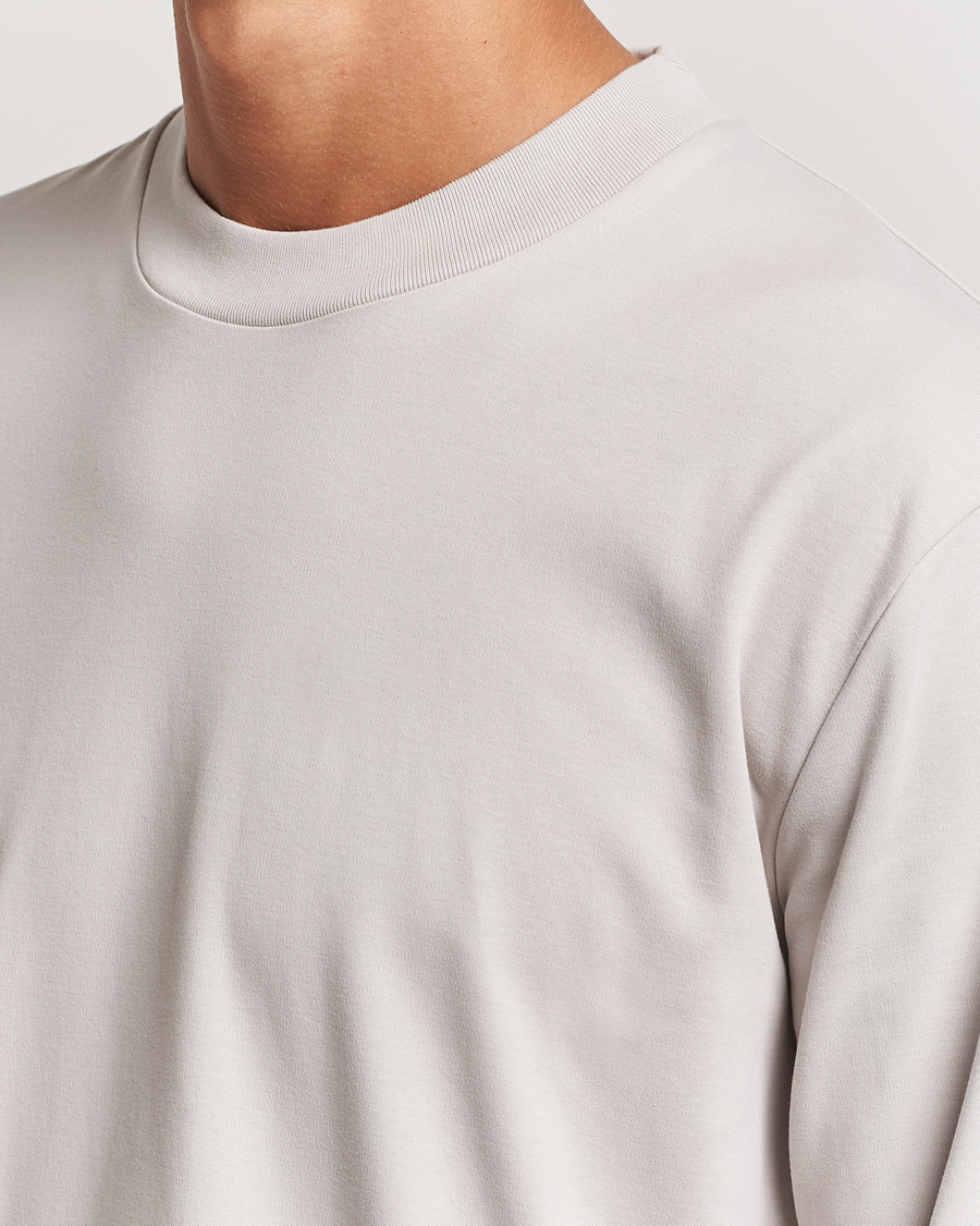 Herr | T-Shirts | Sunspel | Heavyweight Mock Neck Long Sleeve T-Shirt Putty