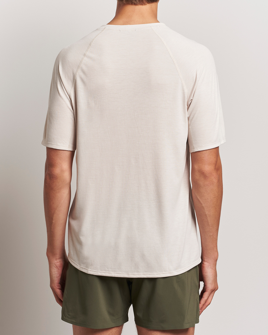 Herr | T-Shirts | Patagonia | Short Sleeve Cap Cool Trail Graphic Shirt Pumice