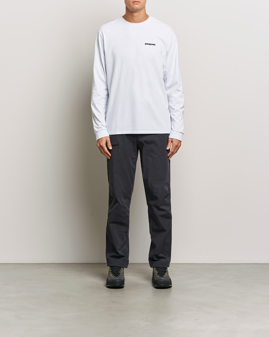 Herr | T-Shirts | Patagonia | P-6 Logo Responsibili LS T-Shirt White