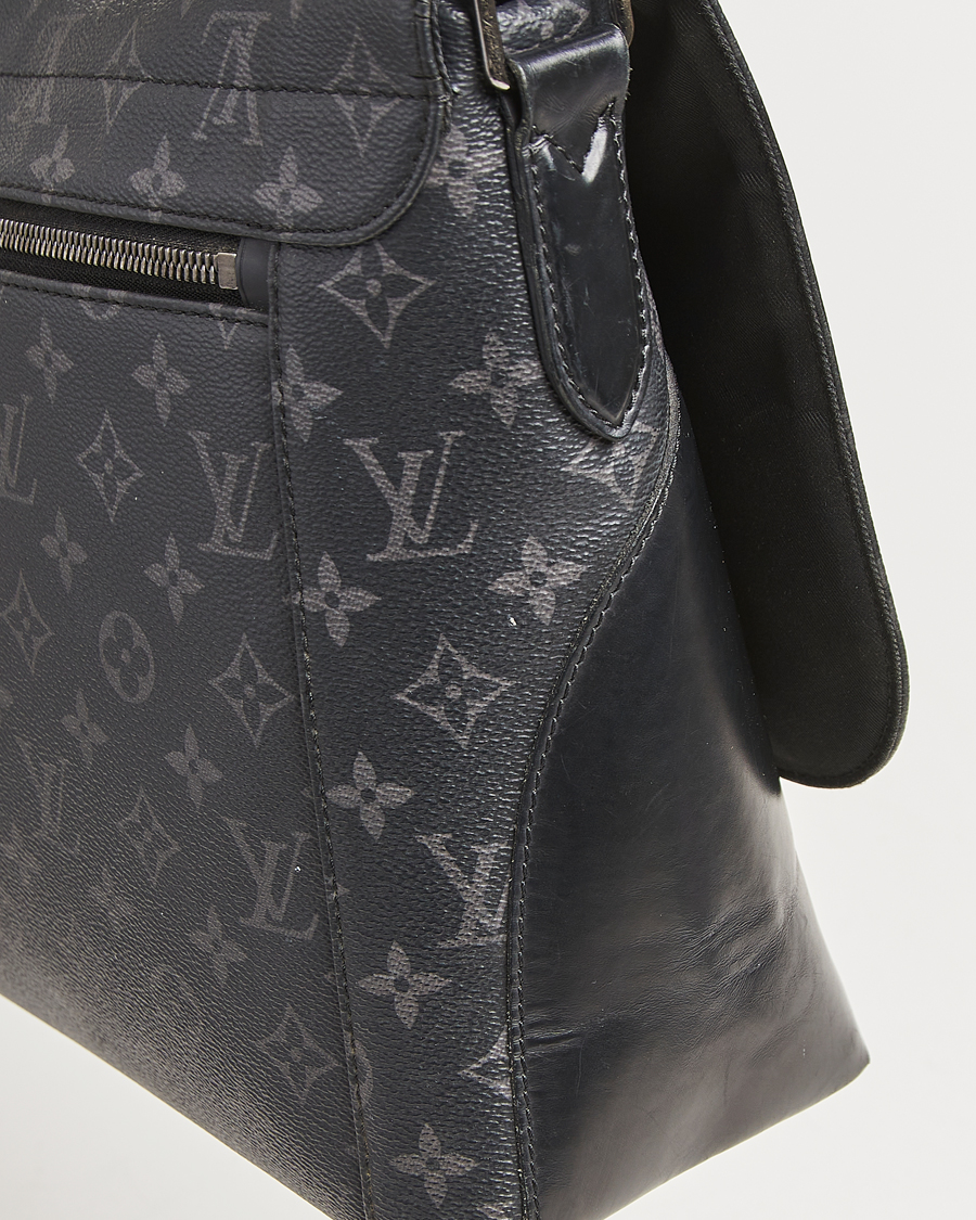 Herr | Pre-Owned & Vintage Bags | Louis Vuitton Pre-Owned | Explorer Messenger Bag Monogram Eclipse