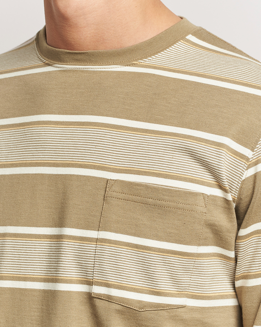 Herr | T-Shirts | BEAMS PLUS | Wide Stripe Pocket T-Shirt Olive