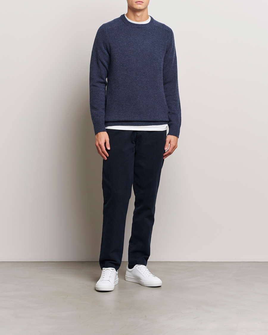 Herr | Tröjor | A Day's March | Brodick Lambswool Sweater Navy